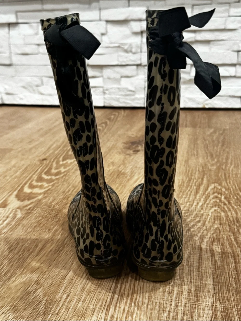 Leopard Print Rain Boots Girls Youth Size 1 Black Bow Glossy